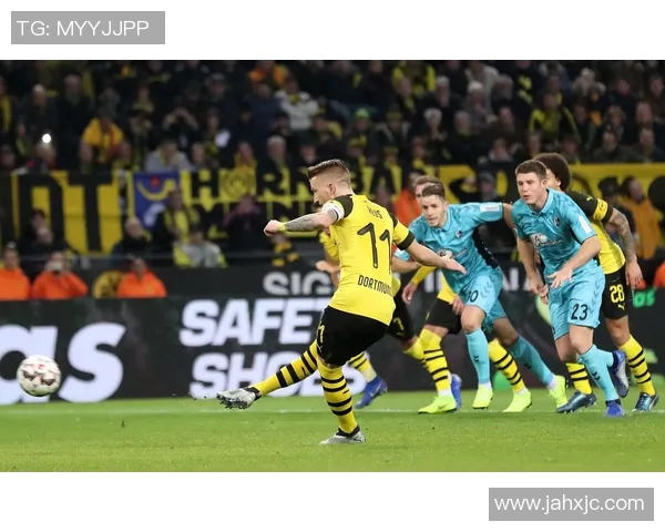 多特蒙德凭梅开二度逆转战胜弗赖堡拿下胜利重返榜首位置